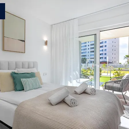 Apartamento Garden Breeze Punta Prima, 2min Walk, Family Friendly, 3 Pool A Garden, Jacuzzi *