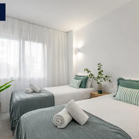 Garden Breeze Punta Prima, 2min Walk, Family Friendly, 3 Pool A Garden, Jacuzzi Apartamento Torrevieja