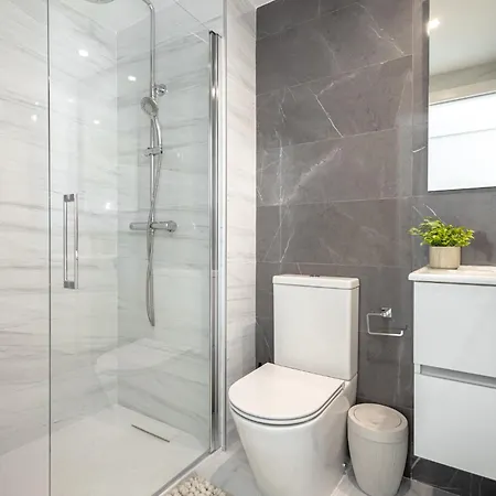 Garden Breeze Punta Prima, 2min Walk, Family Friendly, 3 Pool A Garden, Jacuzzi