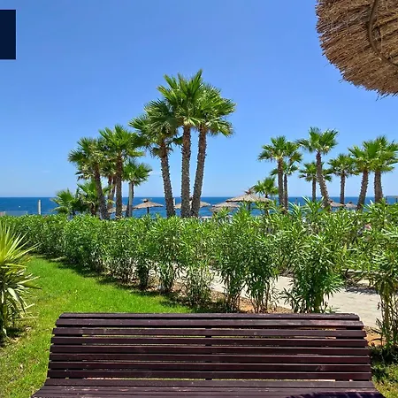 Garden Breeze Punta Prima, 2min Walk, Family Friendly, 3 Pool A Garden, Jacuzzi * Torrevieja